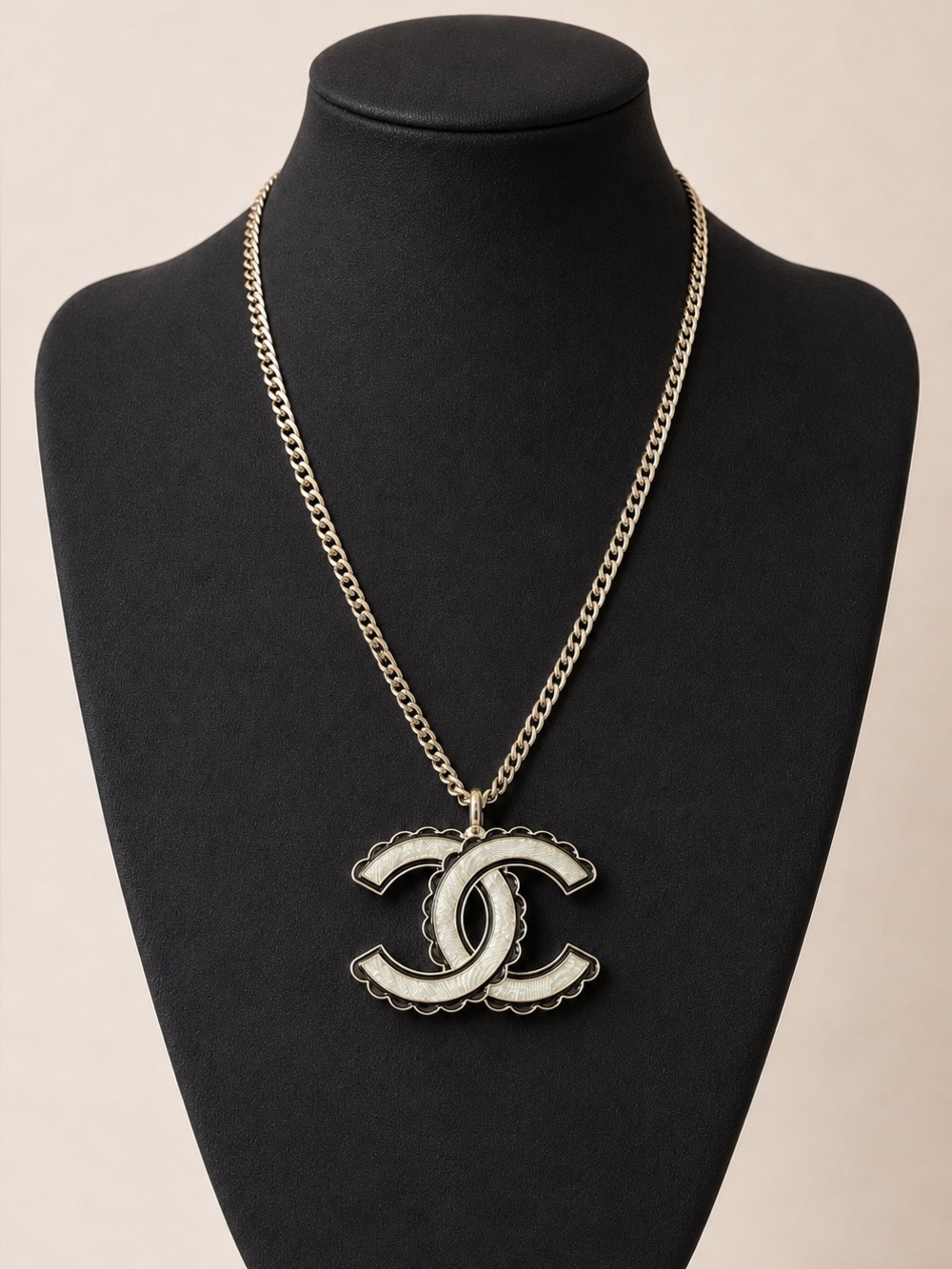 CHANEL 24B Oversized CC Glitter Enamel Pendant Chain Necklace Gold Tone Black